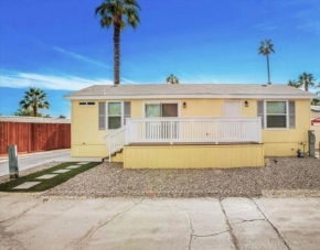 Location, Location, Location! Welcome to your new Palm Springs 2 bedroom, 2 bathroom Retreat!